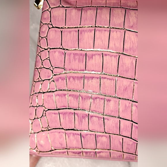 NWT PINK PATENT LEATHER SHIMMER CROC BAG - Picture 8 of 17